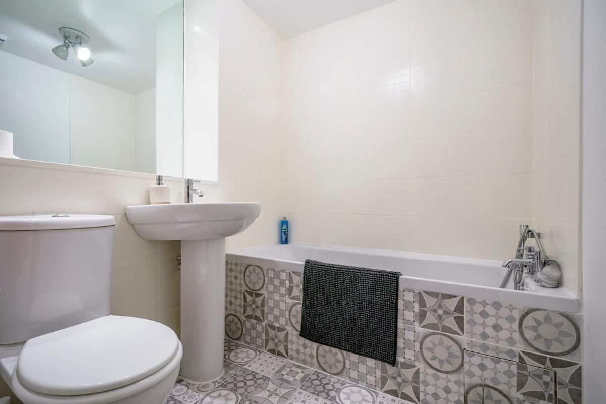 Apartment Stylish Centre 2 Bedroom With Cityscape View *
