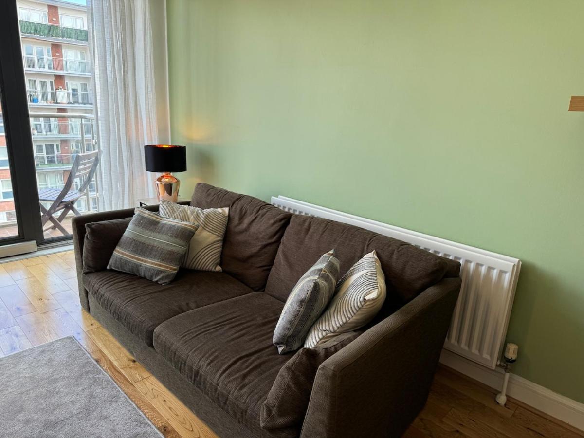 Stylish Centre 2 Bedroom With Cityscape View Apartment