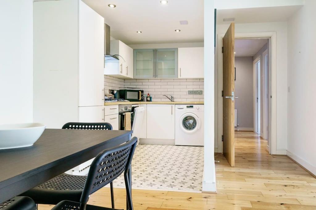 Stylish Centre 2 Bedroom With Cityscape View Appartement *