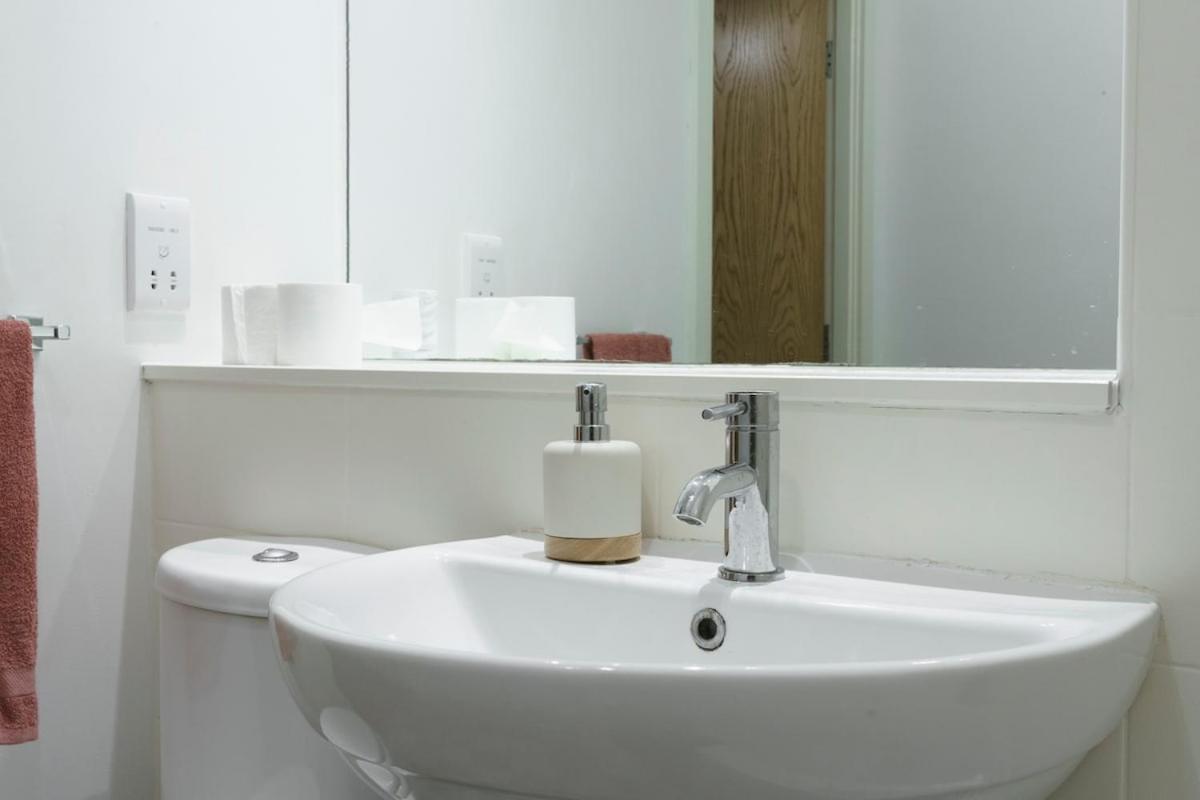 Stylish Centre 2 Bedroom With Cityscape View