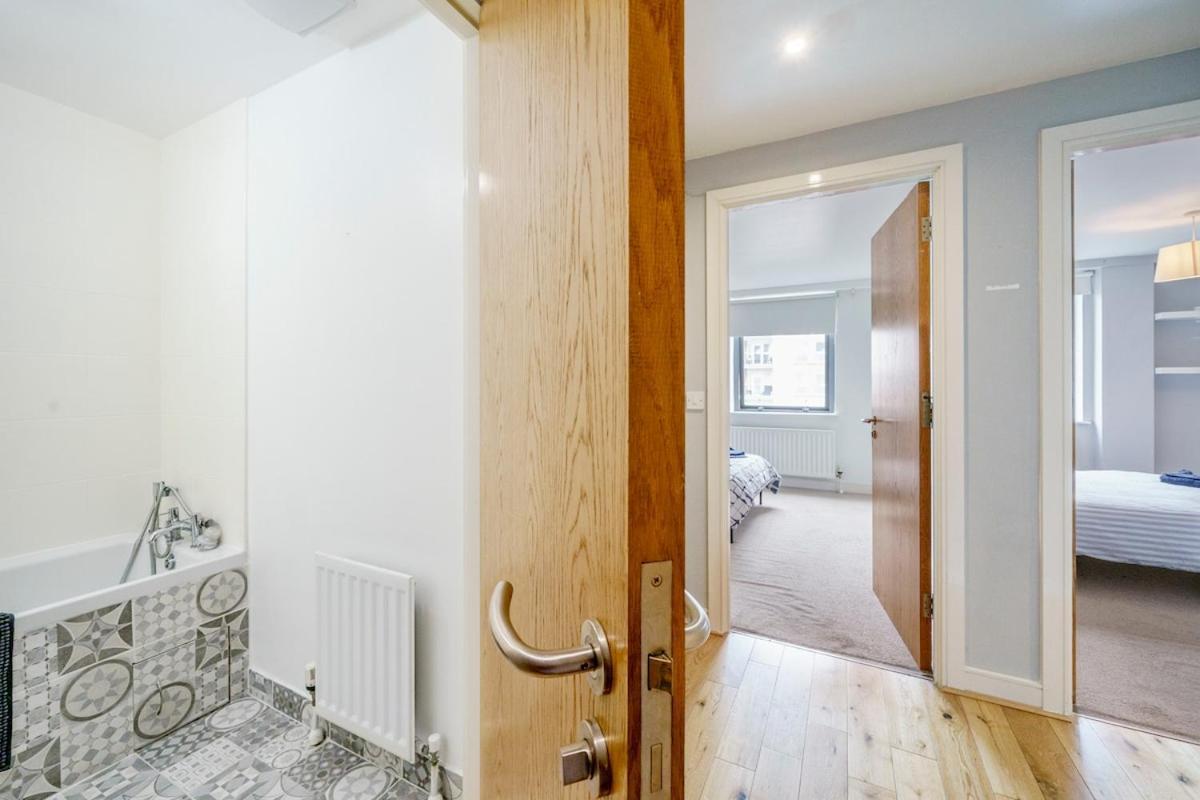 Stylish Centre 2 Bedroom With Cityscape View Apartment Belfast
